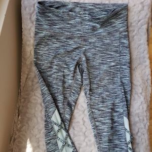 C9 by Champion Size M 3/4 Ankle Leggings